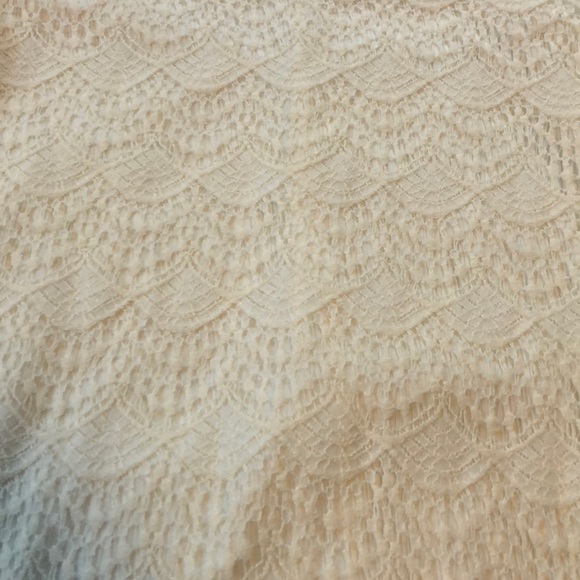 *sold on Merc* White Lace Dress NWT - Picture 3 of 6